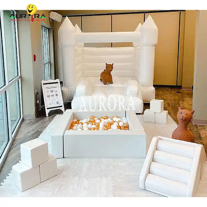 Indoor speeltuin opblaasbare zachte speeltoestellen feest witte bal put voor kinderen