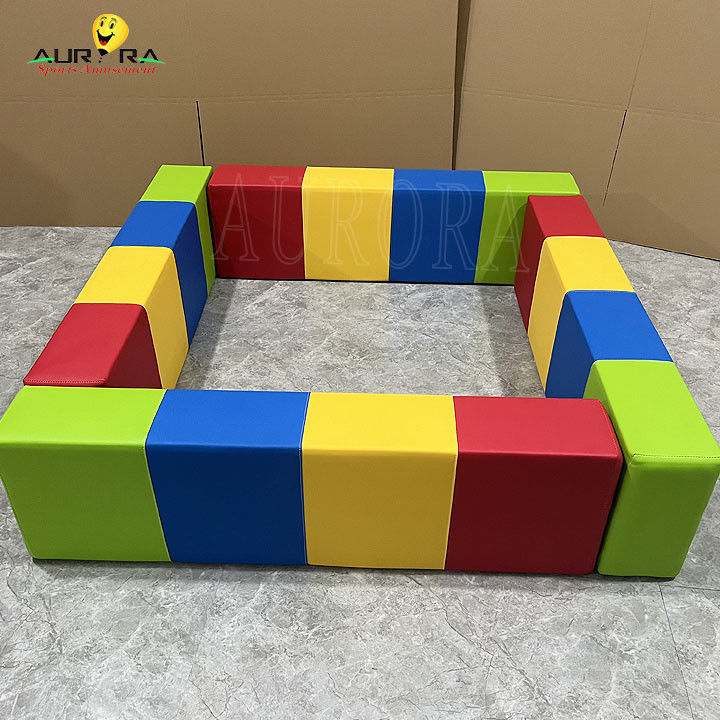 Kleurrijke kleuter baby soft play apparatuur voor verhuur soft play set