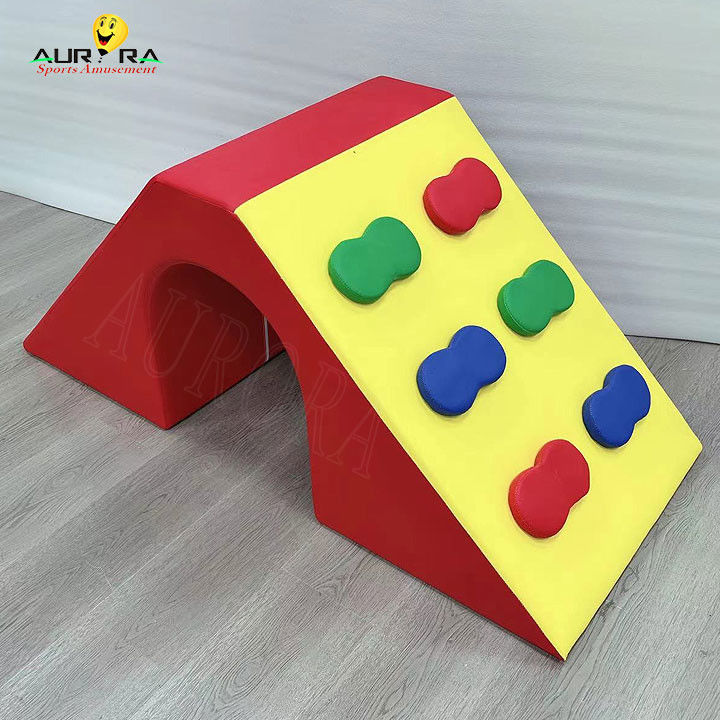 Kleurrijke kleuter baby soft play apparatuur voor verhuur soft play set