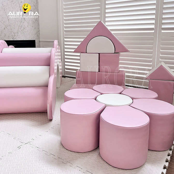 Pastelroze Wit Kinderen Soft Play-apparatuur Niet-toxisch Indoor Soft Play Klimmers