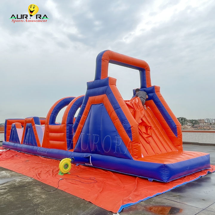 PVC Buitenopblaasbare hindernisbaan Bounce House Niet-toxisch Rood Blauw Kleur