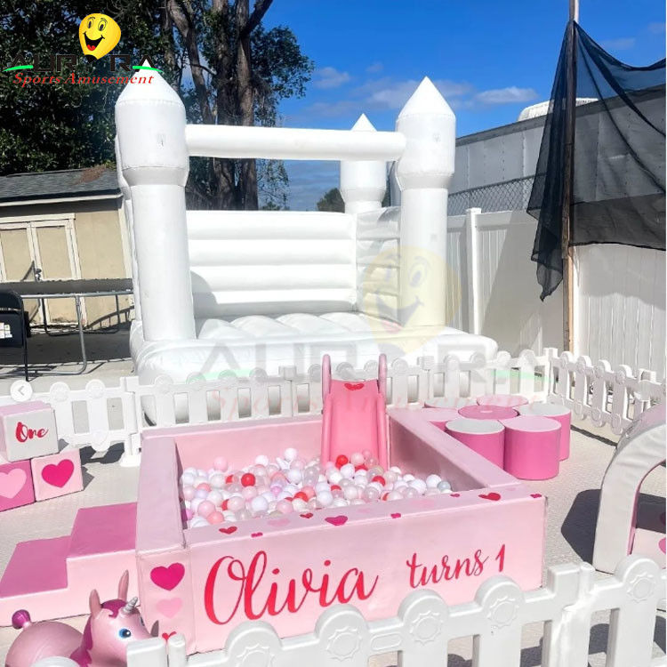 Indoor speeltuin Kinderen Soft Play Set Kids Ball Pit Bounce House Met Glijbaan