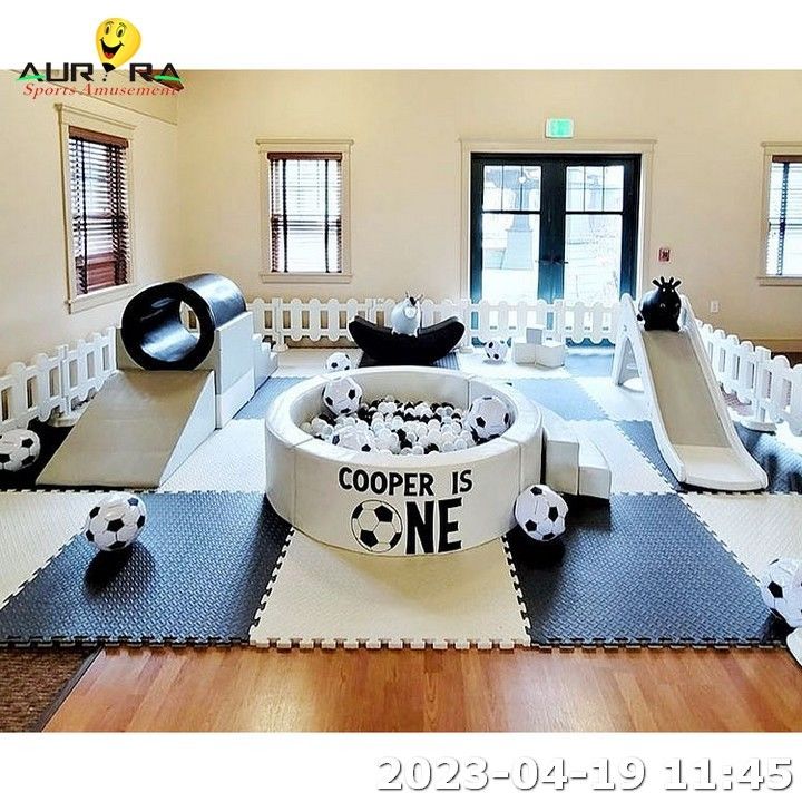 Kinderenfeest Grote speeltuin met glijbaan indoor soft play apparatuur te koop