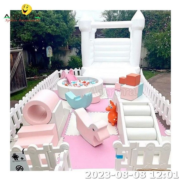 Zachte babyspeelset Zachte speeltoestellen voor kinderen Ballenbad Merry Go Round Roze