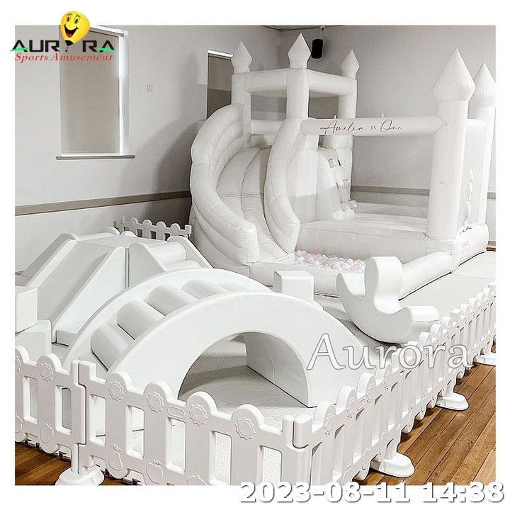 Soft Play Set Beige en wit Neutrale kleuren Kindersfeestcentrum Soft Play-apparatuur