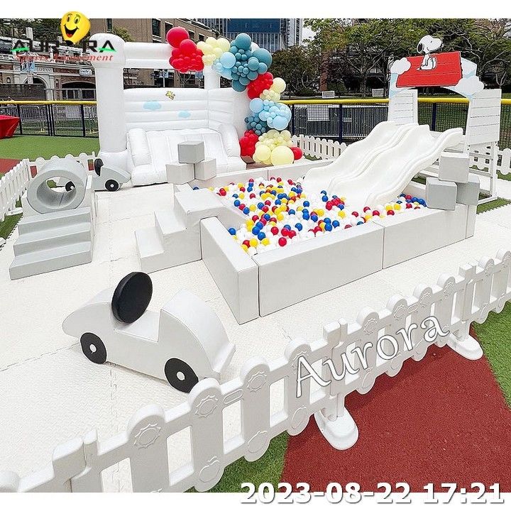 Soft Play Bounce Huis Huur Outdoor Soft Play Met Glijbaan En Bal Pit Wit