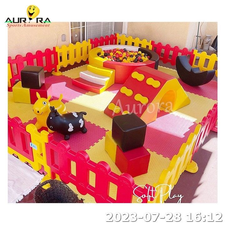 Indoor Outdoor Soft Play Speelplaats apparatuur voor kinderen feestverhuur Wit