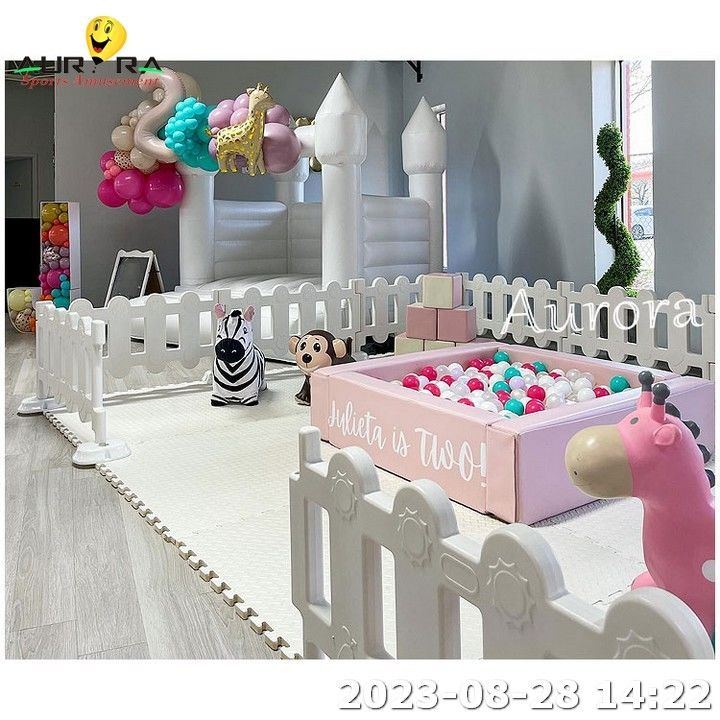 Opblaasbare zachte speelapparatuur Neutrale kleur Roze Kinderen Zachte speelpakket